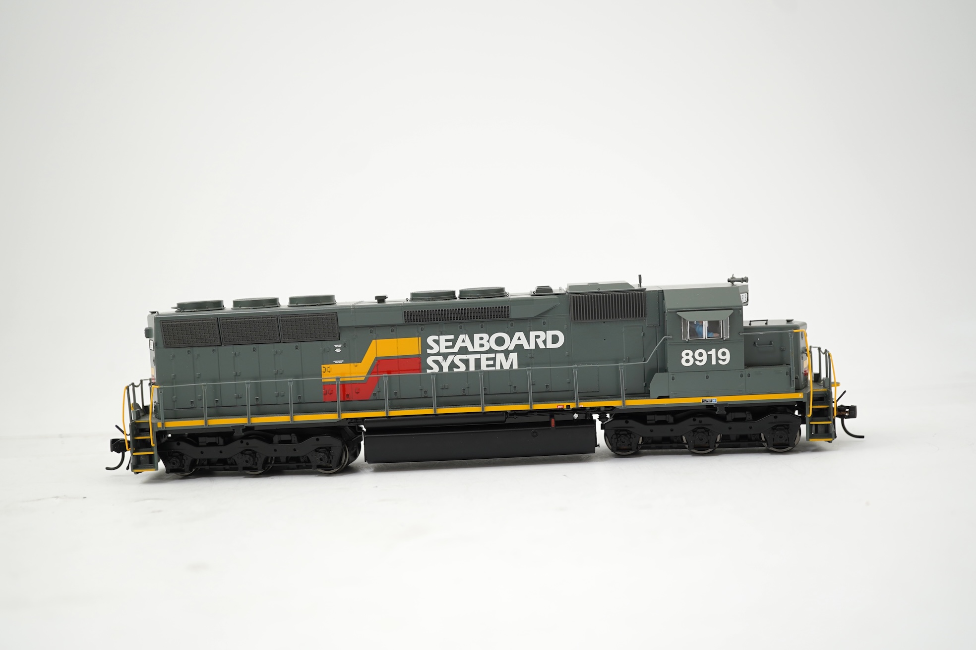 A boxed HO gauge Walthers Proto American outline Seaboard System Co-Co diesel locomotive, 8919, (920-48065).